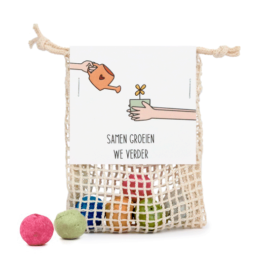 Zaadbommetjes in netzakje