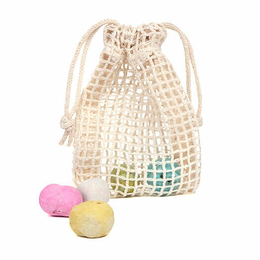 Zaadbommetjes in netzakje - Netzakje samen getrokken