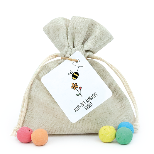 Zaadbommetjes in linnenzakje - Alles met aandacht groeit - Hoofdfoto