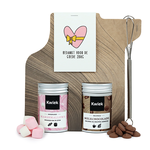 Bedankt voor de goede zorg - Chocolademelk met mini marshmallows en garde  // Eef 