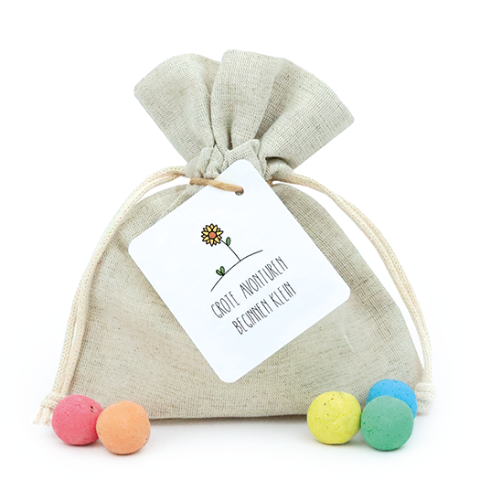 Zaadbommetjes in linnenzakje - Grote avonturen beginnen klein - Hoofdfoto