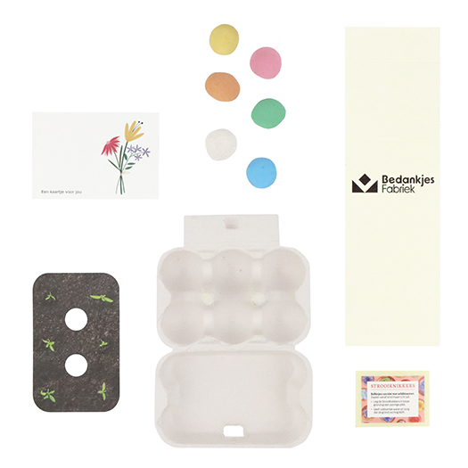 Zaadbommetjes in eierdoosje - Inhoudsfoto