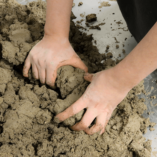 Met zorg gemaakt: zaadbommetjes uit eigen productie